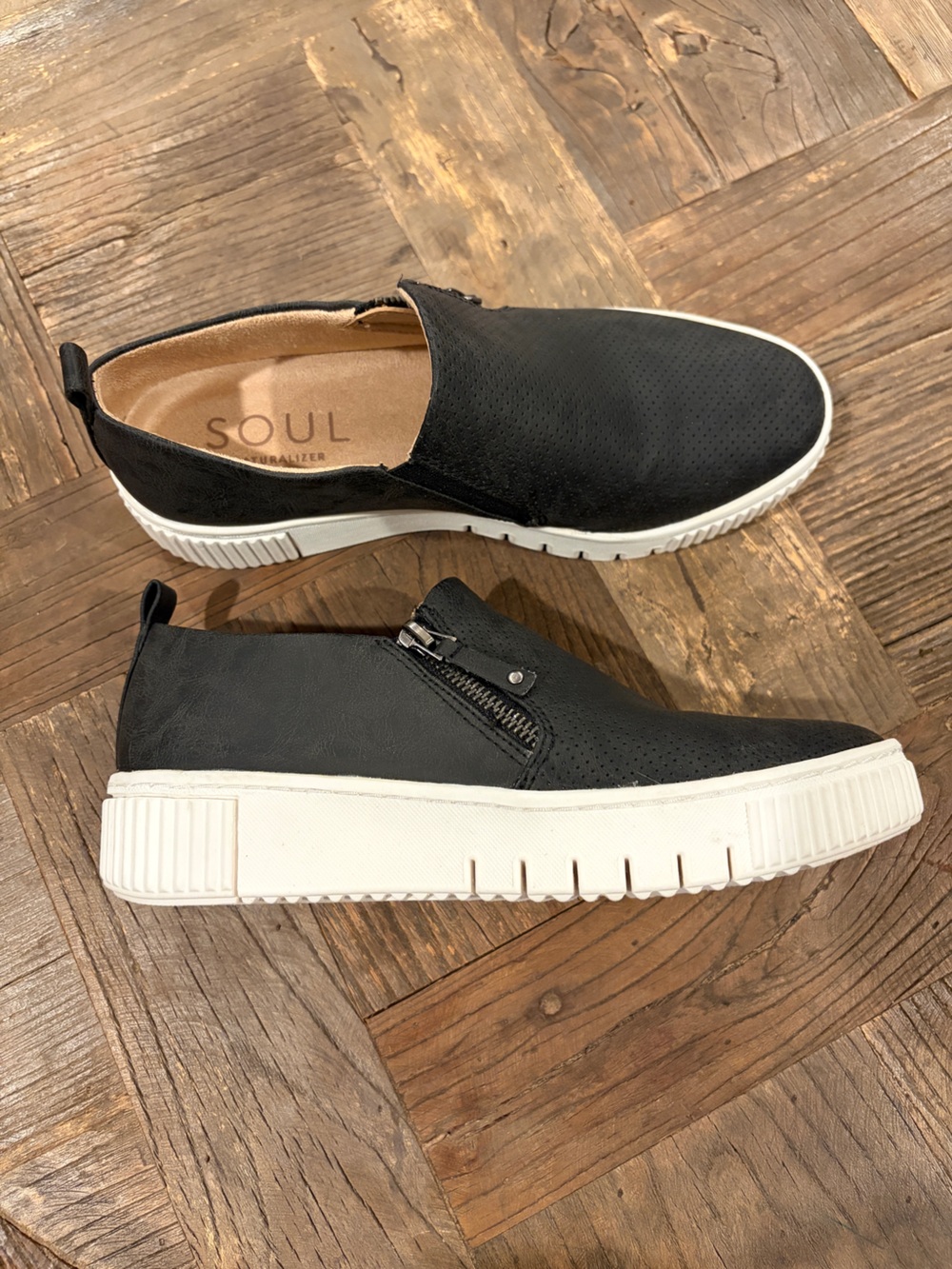 SOUL Naturalizer Turner Black Slip On Sneakers Size 7M